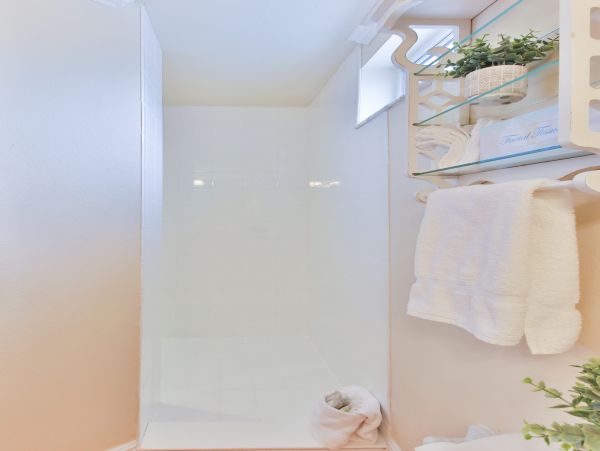 Lovely 1st Floor Vacation Rental with 1 Bedroom