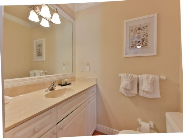 Bradenton Beach Two Bedroom Vacation Condo - Communal Pool