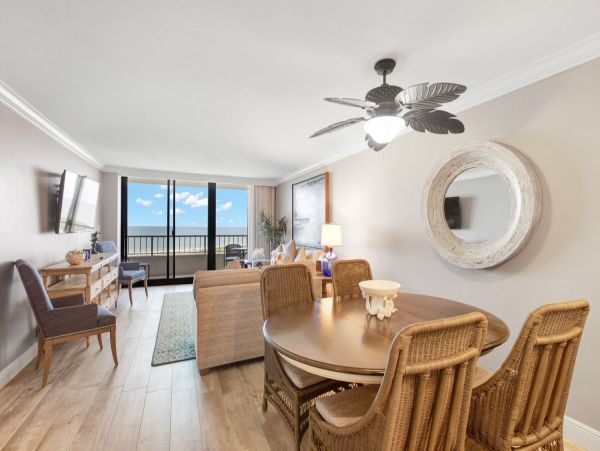Exquisite Beachfront Condo on Marco Island - Your Perfect Retreat
