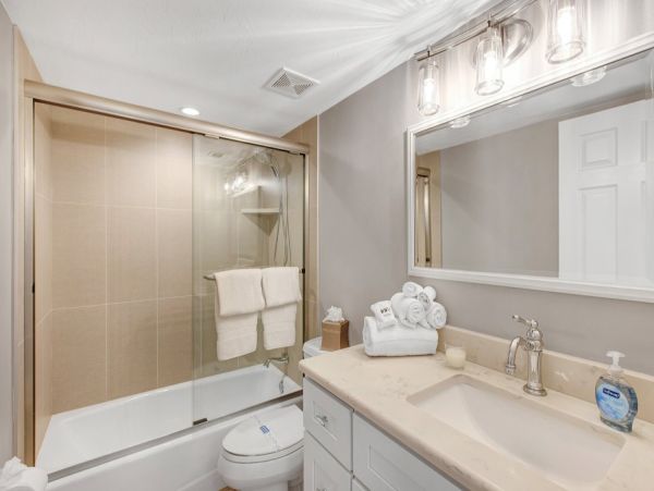 Exquisite Beachfront Condo on Marco Island - Your Perfect Retreat