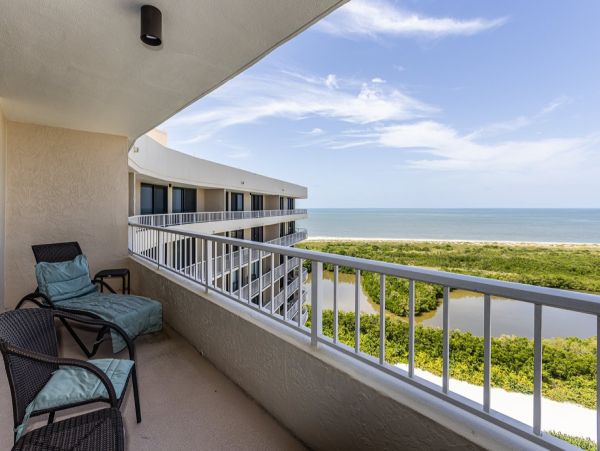 Exquisite Beachfront Condo on Marco Island - Your Perfect Retreat