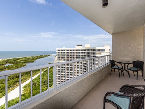 Exquisite Beachfront Condo on Marco Island - Your Perfect Retreat