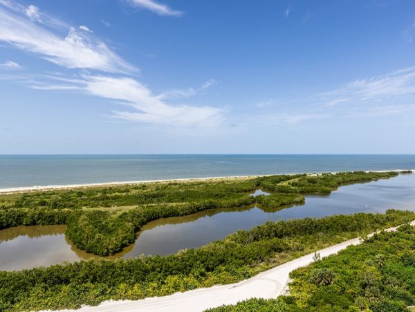 Exquisite Beachfront Condo on Marco Island - Your Perfect Retreat