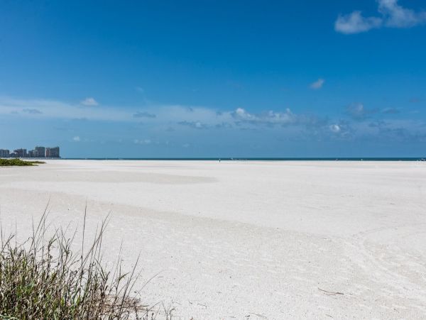 Exquisite Beachfront Condo on Marco Island - Your Perfect Retreat