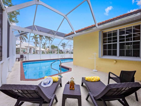 Waterfront Retreat Near Tigertail Beach