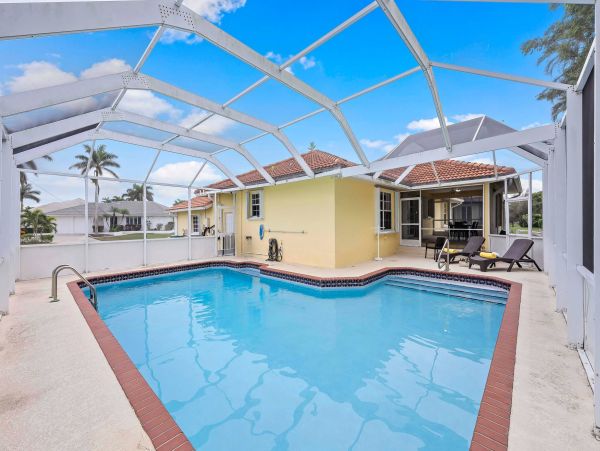 Waterfront Retreat Near Tigertail Beach