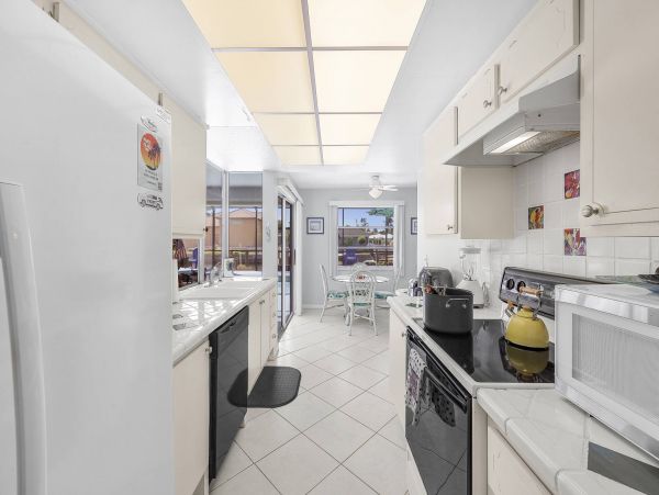 Marco Island Rental Beach Just a Short Walk Away NEW ARRIVAL!