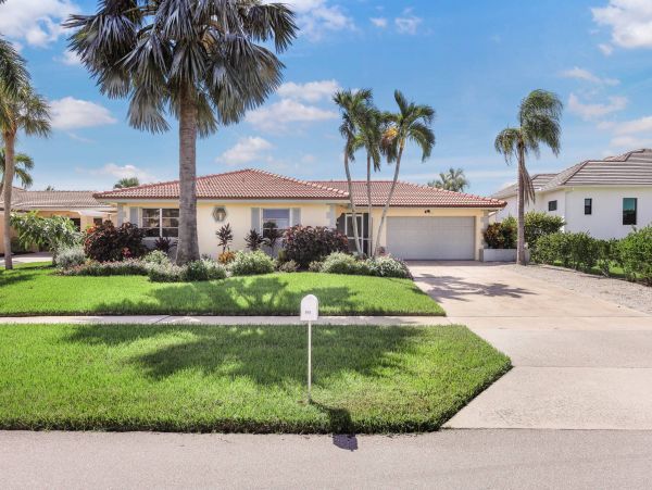 Marco Island Rental Beach Just a Short Walk Away NEW ARRIVAL!