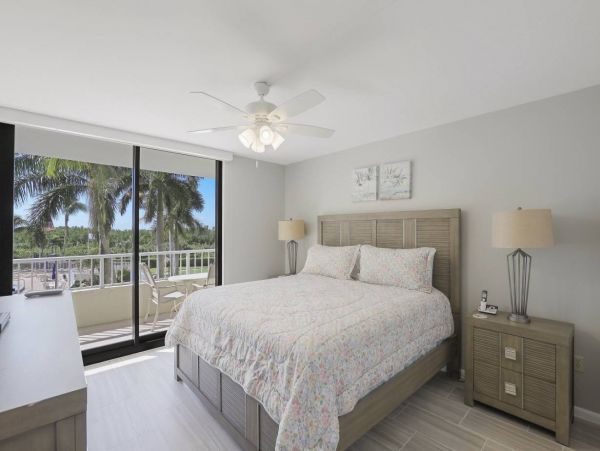 Marco Island Beachfront Rental With Two Balconies Sleeps 4