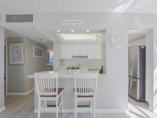 Marco Island Beachfront Rental With Two Balconies Sleeps 4