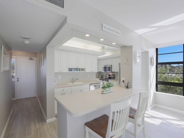 Marco Island Beachfront Rental With Two Balconies Sleeps 4