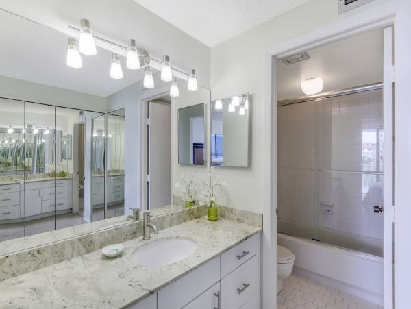 Marco Island Beachfront 2 Bedroom Vacation Condo Sleeps 4