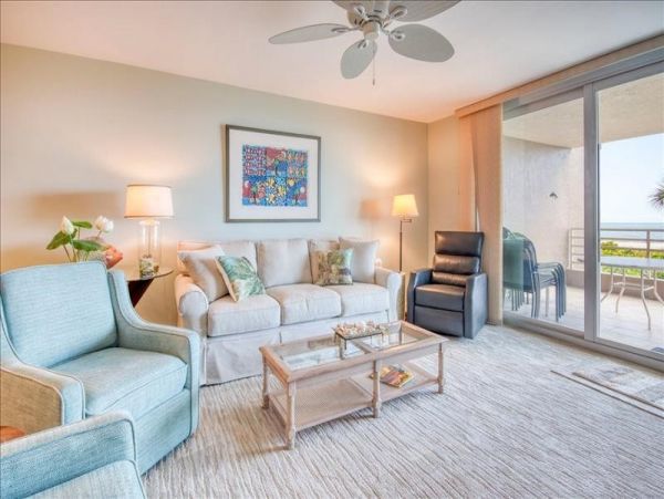 Marco Island Condo with Heated Pool and Tennis Court