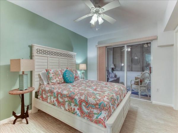 Marco Island Condo with Heated Pool and Tennis Court
