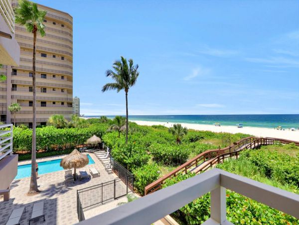Stunning Lanai Overlooking the Gulf & Beach