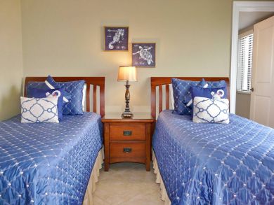 Marco Beachfront Vacation Condo Full Gulf Views Sleeps 6