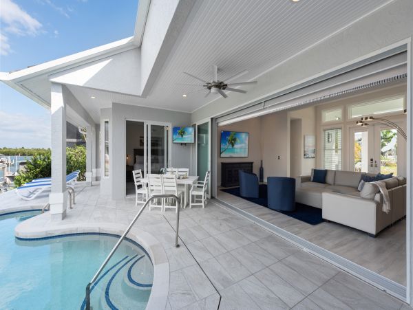 Marco Island Stunning Vacation Home Private Pool & Boat Dock