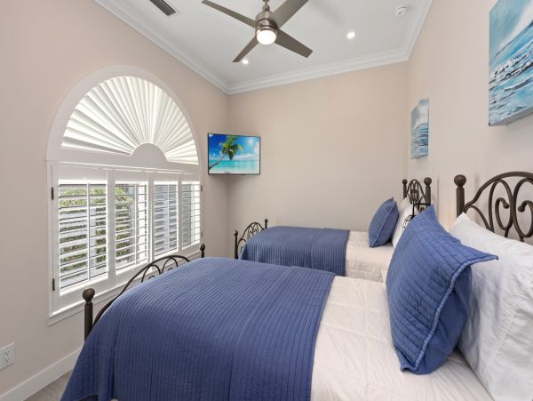 Marco Island Stunning Vacation Home Private Pool & Boat Dock