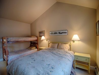 Fourth Bedroom with Queen Bed & One Set of Bunk Beds