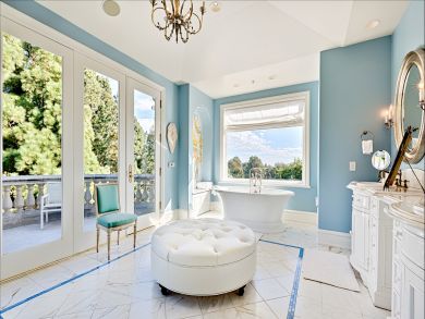 Whirlpool Tub in Master Bathroom