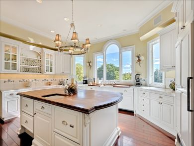 Central ISland with Sink