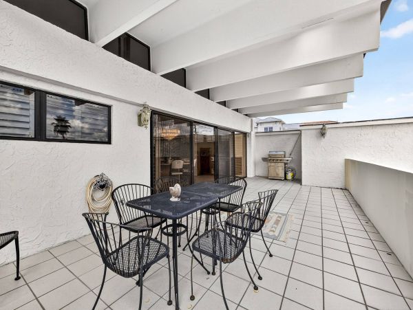 Redington Beach Vacation Rental Home with Beachfront Pool