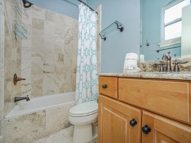 Beautiful 4 Bedroom Home Sleeps 10 Guests with Private Pool