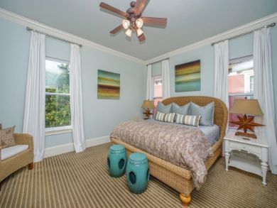 Beautiful 4 Bedroom Home Sleeps 10 Guests with Private Pool