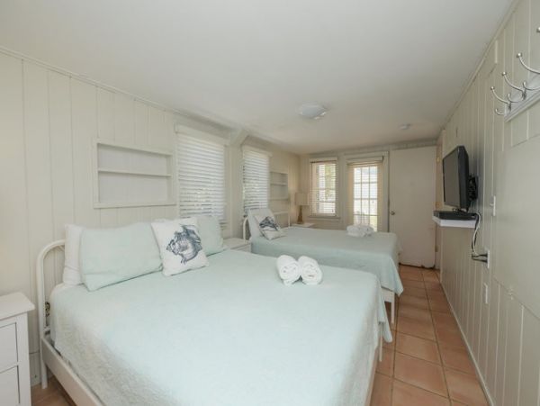 Anna Maria - One House From The Beach 4 Bedrooms Sleeps 10