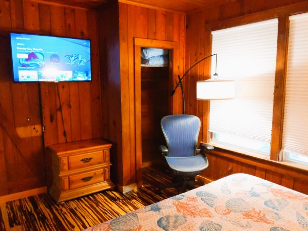 Charming Two Bedroom Siesta Key Cottage 100 yards to Beach