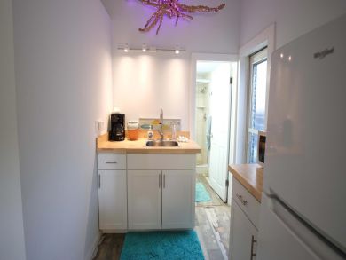 Cozy Studio Steps to the Beach in Siesta Key
