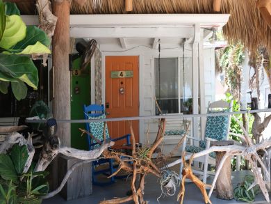 Cozy Studio Steps to the Beach in Siesta Key