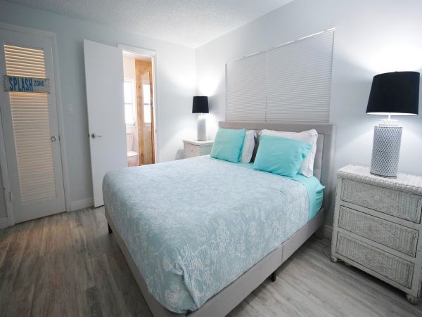 Siesta Key Vacation Cottage Two Bedrooms Walk To Beach