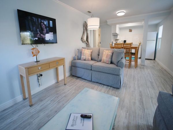 Siesta Key Vacation Cottage Two Bedrooms Walk To Beach