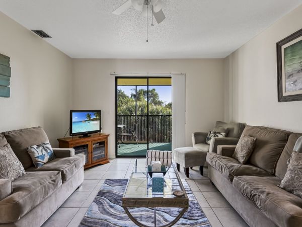 Charming Vacation Condo on Holmes Beach Sleeps Six