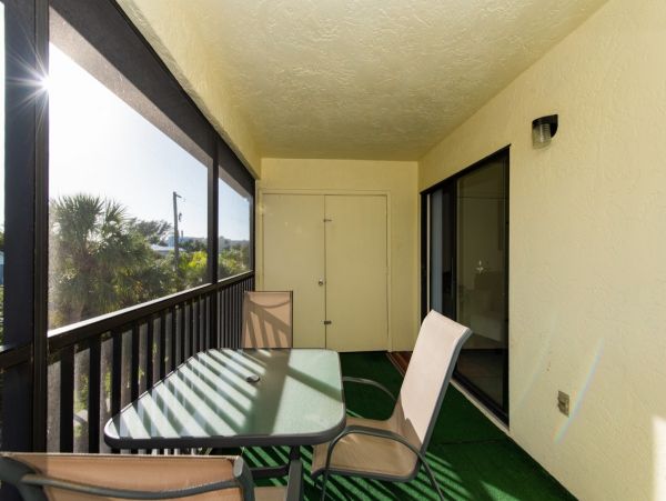 Charming Vacation Condo on Holmes Beach Sleeps Six