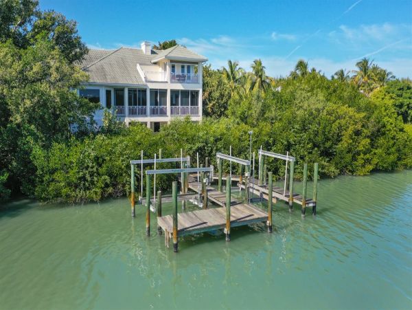 Luxury Captiva Five Bedroom Vacation Rental With Pool