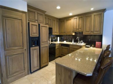 Three Bedroom Lionshead Ski Accommodation- Walk to Lifts