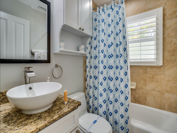 Anna Maria Island 4 Bedroom Home Pool Block to Beach
