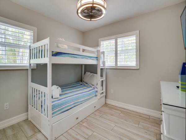Anna Maria Island 4 Bedroom Home Pool Block to Beach