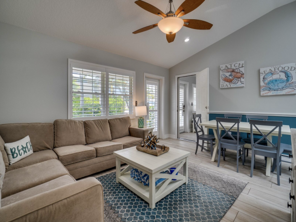 Anna Maria Island 4 Bedroom Home Pool Block to Beach