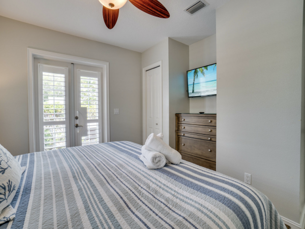Anna Maria Island 4 Bedroom Home Pool Block to Beach