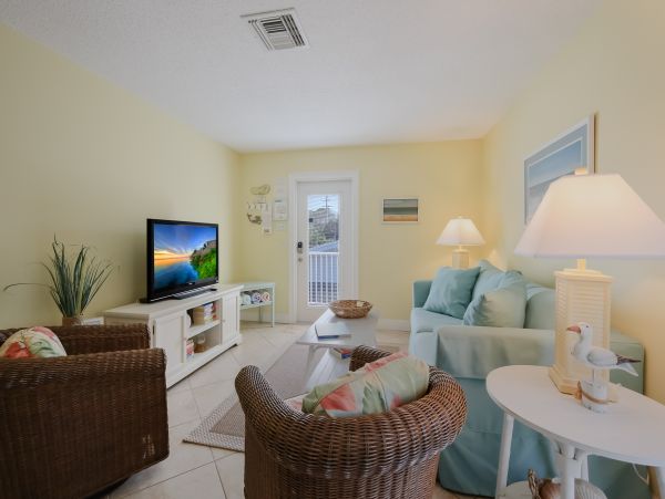 Private Pool Two Bedroom Vacation Getaway 2.5 Blocks to Beach in Holmes Beach