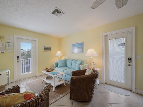 Private Pool Two Bedroom Vacation Getaway 2.5 Blocks to Beach in Holmes Beach