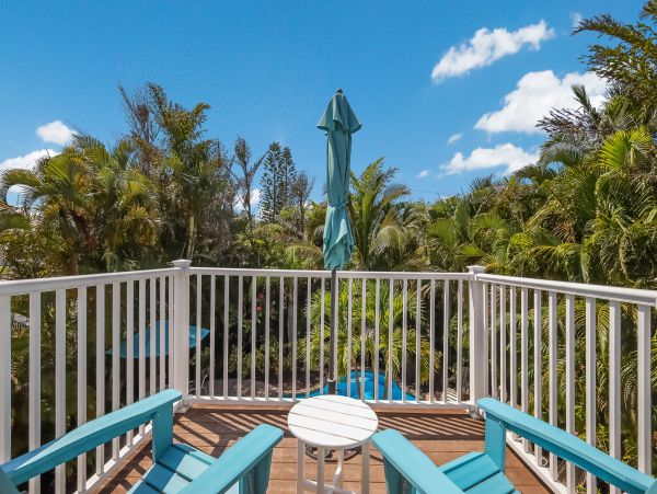 Private Pool Two Bedroom Vacation Getaway 2.5 Blocks to Beach in Holmes Beach