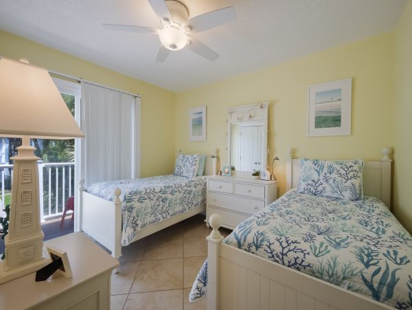 Private Pool Two Bedroom Vacation Getaway 2.5 Blocks to Beach in Holmes Beach