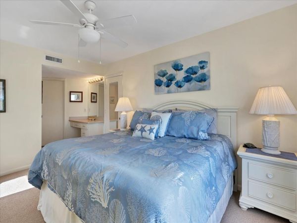 Beach Front Two Bedroom Condo in Boca Grande Sleeps 6 Guests