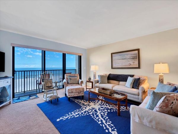 Beach Front Two Bedroom Condo in Boca Grande Sleeps 6 Guests