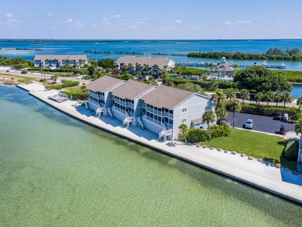 Great Gulf of Mexico Views - Two Bedroom Unit Sleeps Six