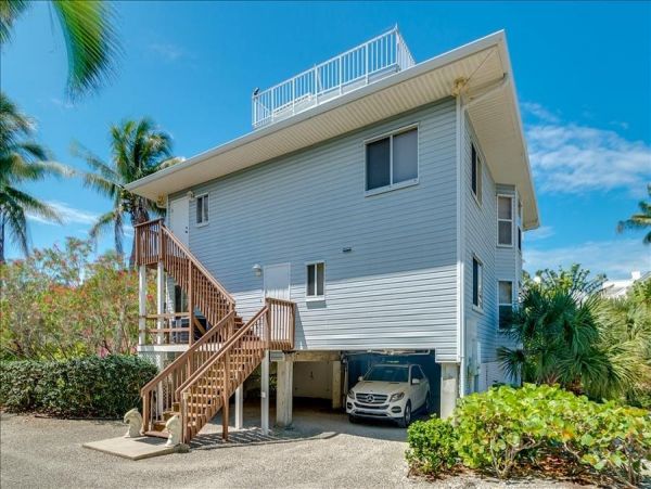 Boca Grande Vacation Home Sleeps Ten Guests.
